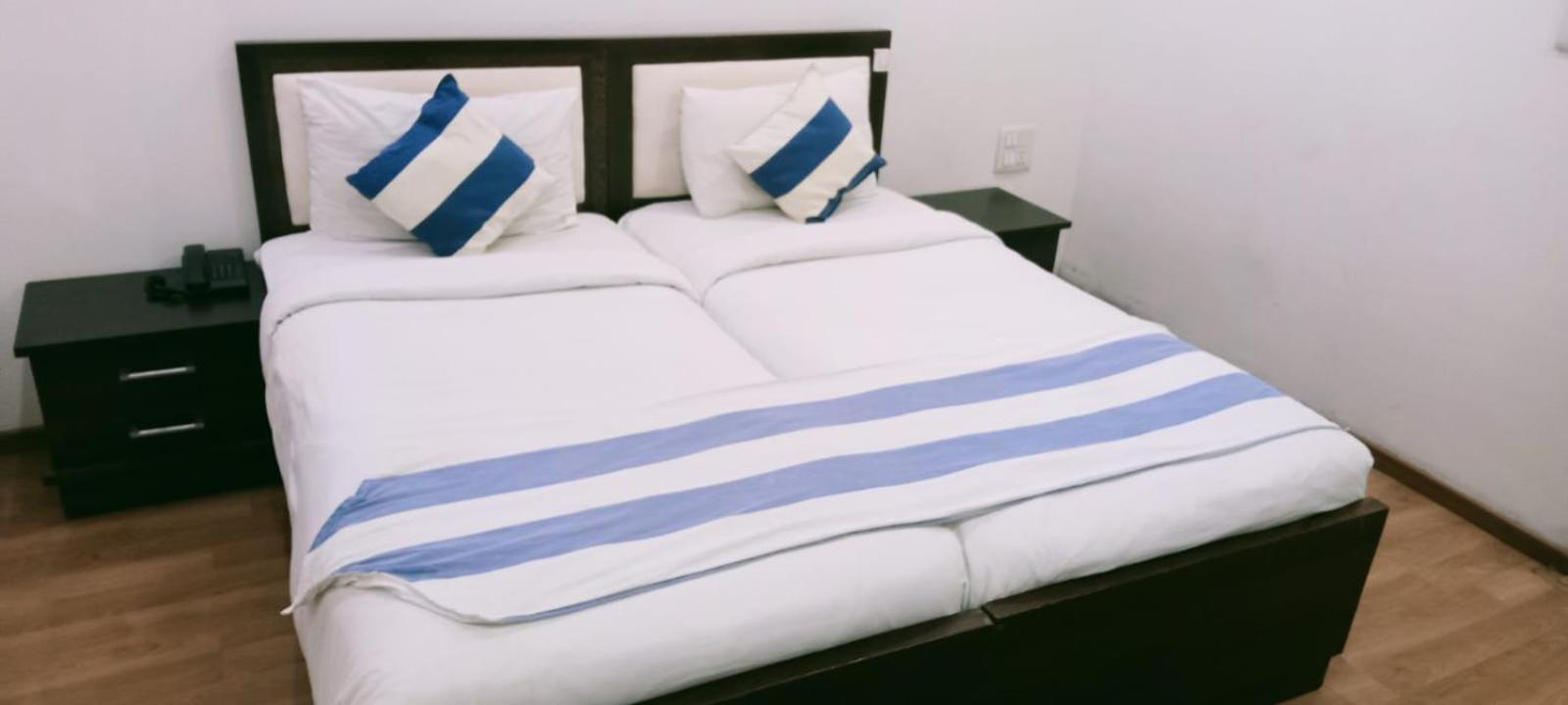 Hotel Palazzo Di Lara กาเซียบัด ภายนอก รูปภาพ