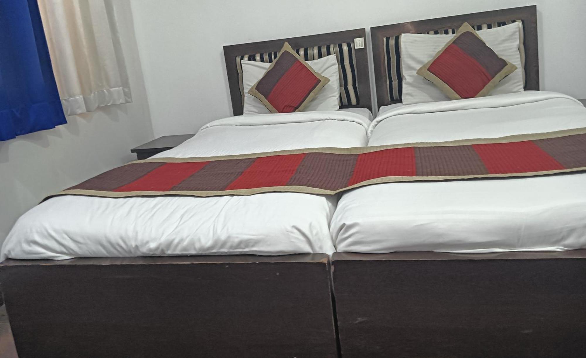Hotel Palazzo Di Lara กาเซียบัด ภายนอก รูปภาพ