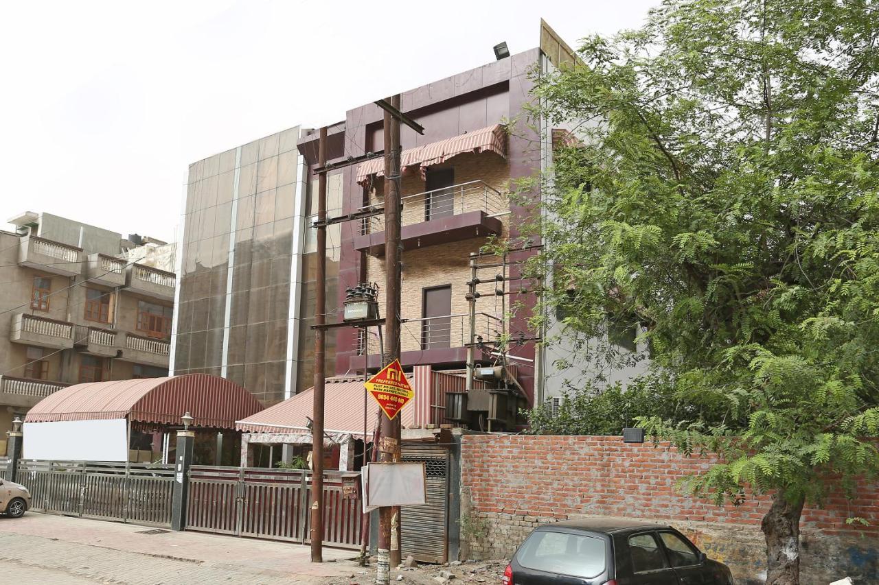 Hotel Palazzo Di Lara กาเซียบัด ภายนอก รูปภาพ