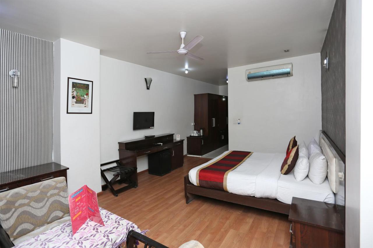 Hotel Palazzo Di Lara กาเซียบัด ภายนอก รูปภาพ