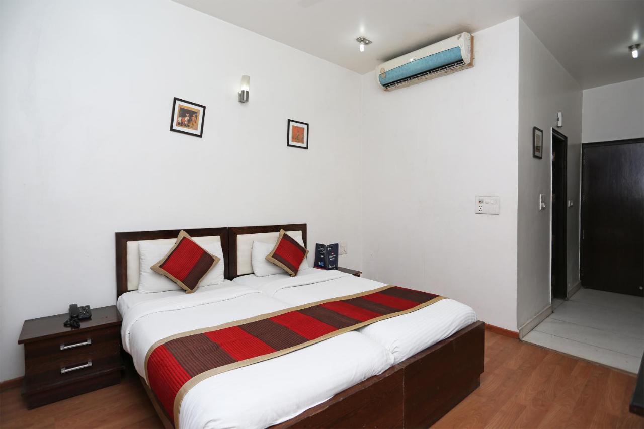 Hotel Palazzo Di Lara กาเซียบัด ภายนอก รูปภาพ