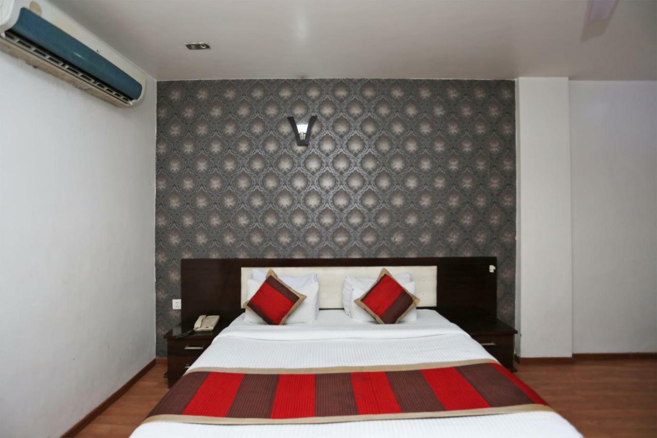 Hotel Palazzo Di Lara กาเซียบัด ภายนอก รูปภาพ