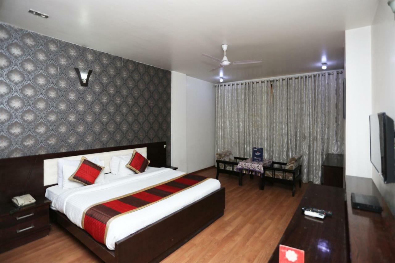 Hotel Palazzo Di Lara กาเซียบัด ภายนอก รูปภาพ