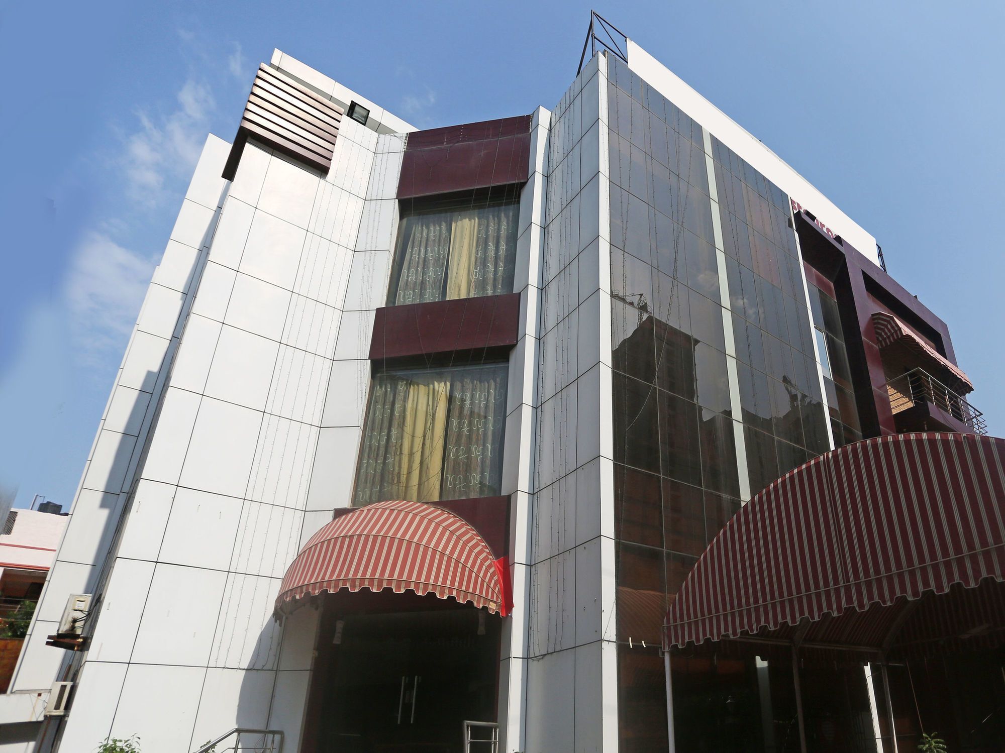 Hotel Palazzo Di Lara กาเซียบัด ภายนอก รูปภาพ